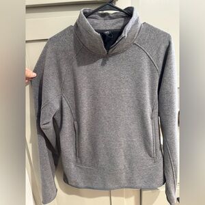 Women’s Mountain Hardwear Pull Over